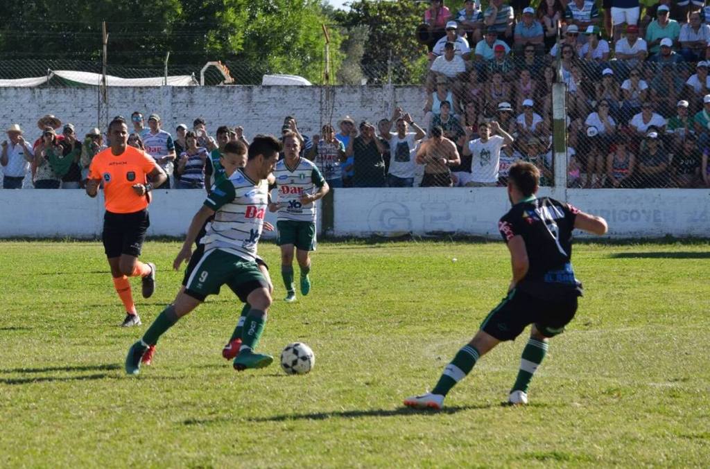 Foto archivo Union Agrarios vs Arsenal viale